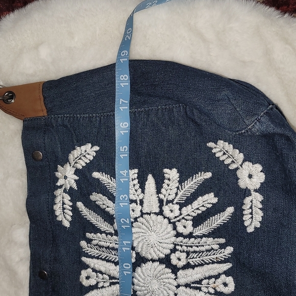 🍀Lucky Brand denim Hobo purse/bag🍀 - Picture 8 of 9